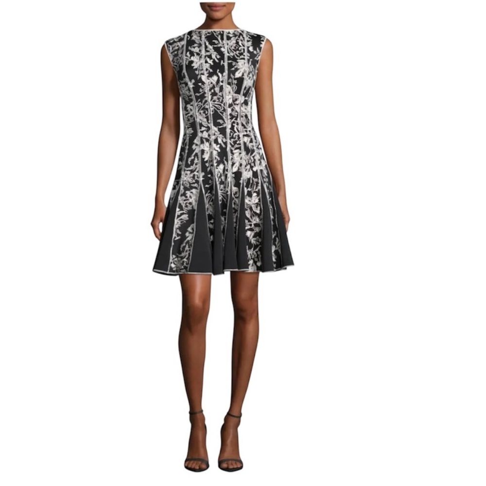 Tadashi Shoji Sleeveless neoprene Embroidered Cocktail Dress, Black/White Sz XS